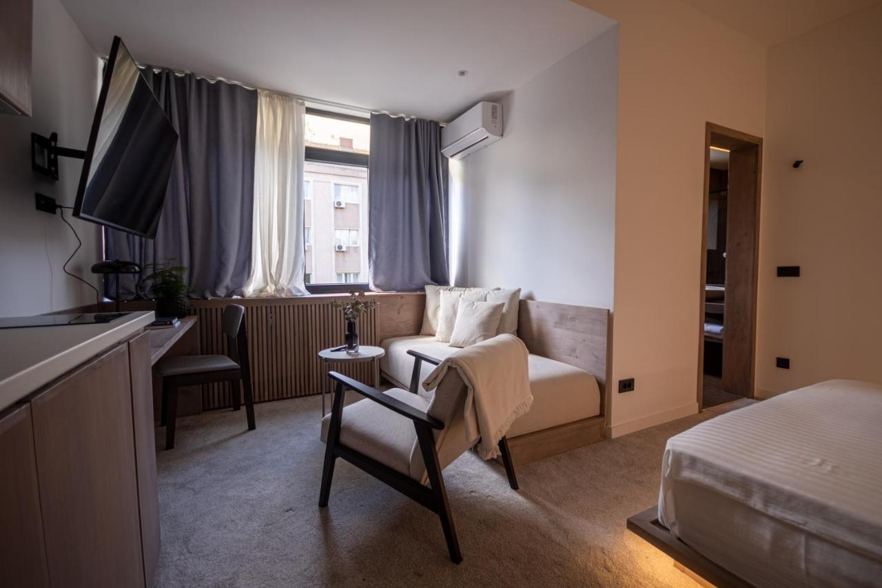 Bloom Suites Pristina Exterior foto