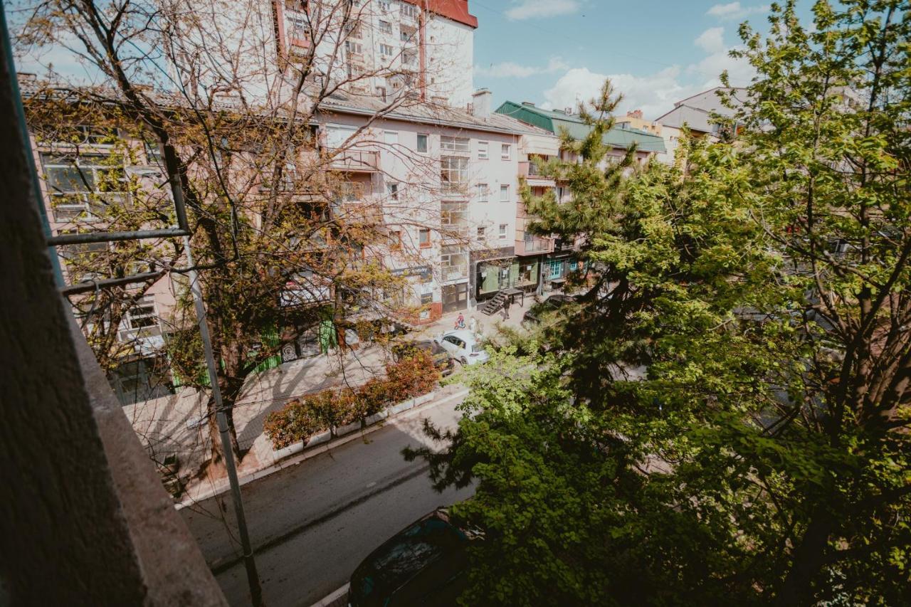Bloom Suites Pristina Exterior foto